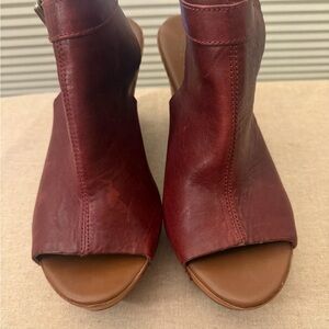 Kork-Ease Burgundy Leather Open-Toe Heeled buckled genuine leather sandals
